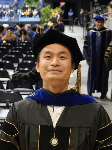 Graduate Lin Sun
